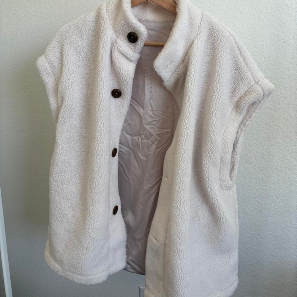 SHEIN Women's White and Cream Gilet